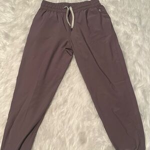 Vuori Women's Joggers in Purple